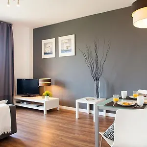 https://feelathome-poblenou-beach-apartments.catalonia-hotels.com